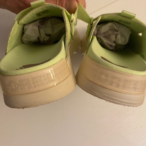 Sorel Viibe Slide On Clogs Luminous Lime Size 9.5 - Picture 11 of 13